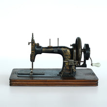画像をギャラリービューアに読み込む, Sewing machine（AS0024）
